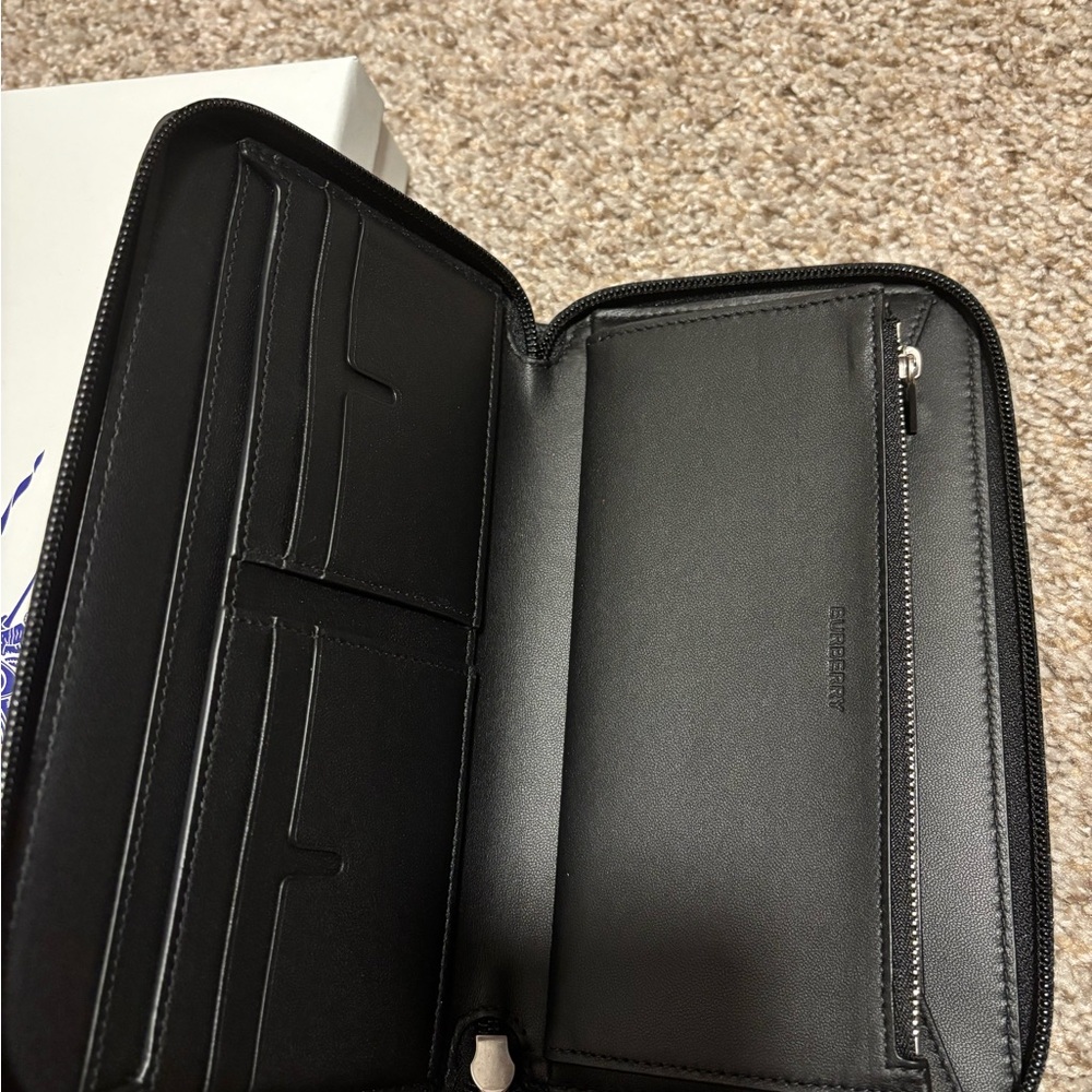 Burberry wallet - Picture 3 of 3